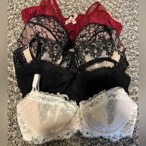 Bras, Victoria’s Secret , 34B size